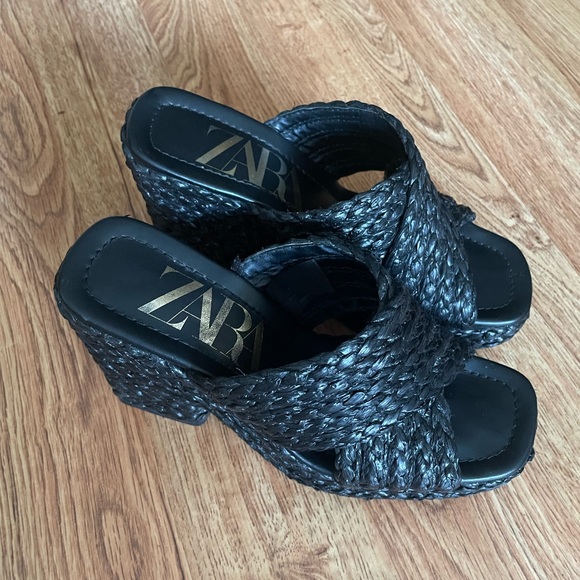 Black Rattan Platform Sandals 37 - Picture 3 of 4